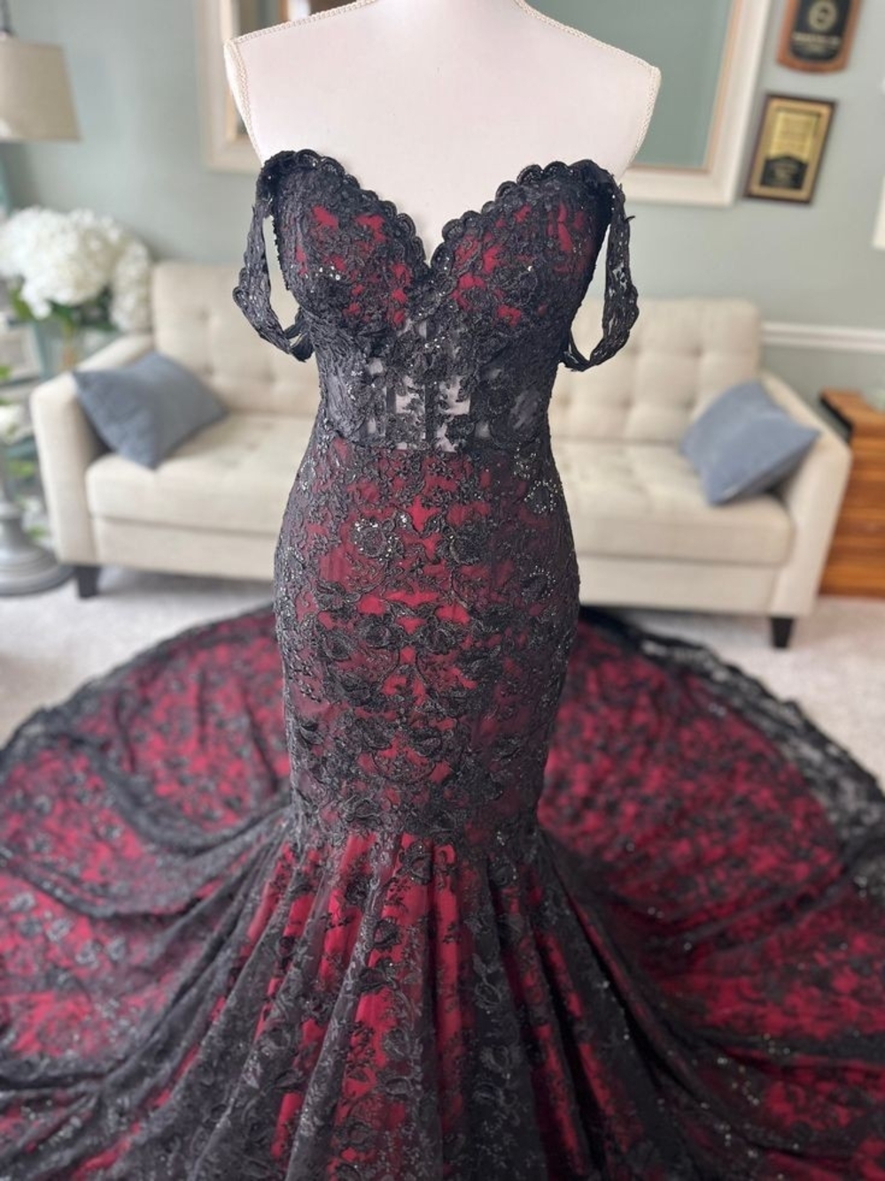 Black Lace Overlay Red Mermaid Evening Dress